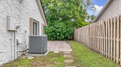 750 NW 77th Avenue Plantation FL 33324