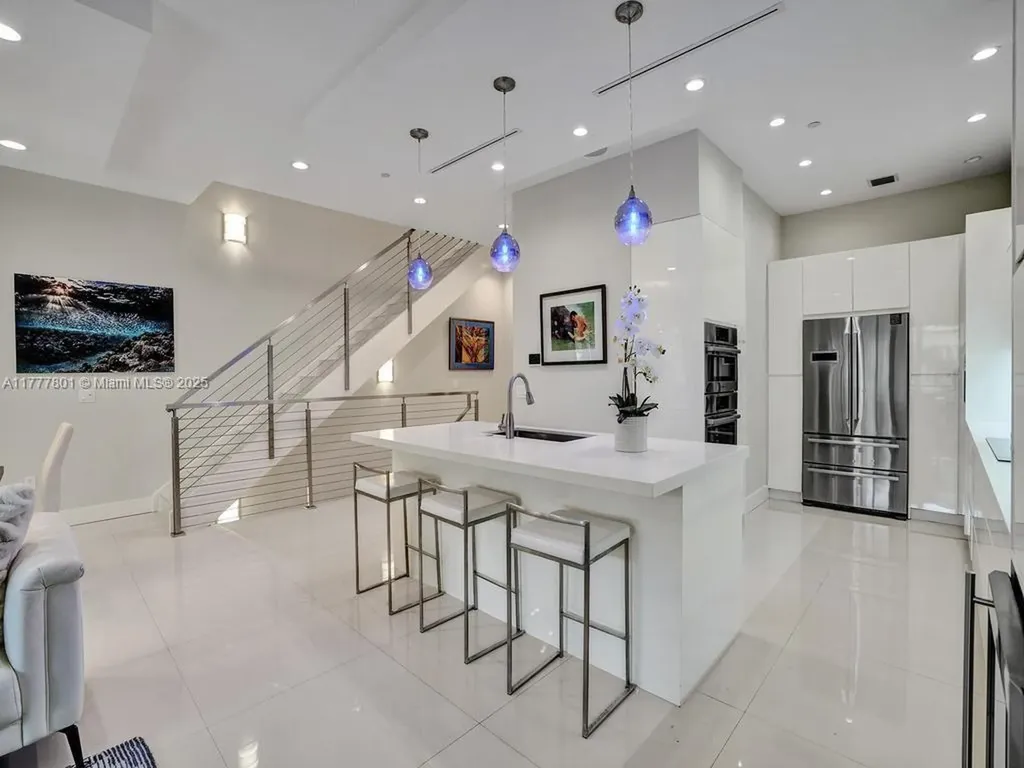 207 NE 13th Avenue Fort Lauderdale FL 33301