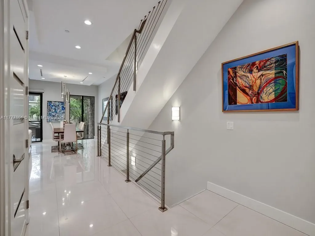 207 NE 13th Avenue Fort Lauderdale FL 33301