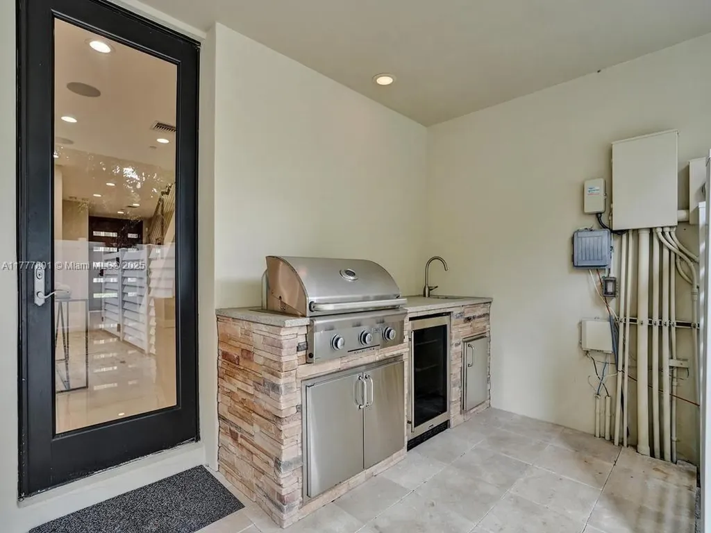 207 NE 13th Avenue Fort Lauderdale FL 33301