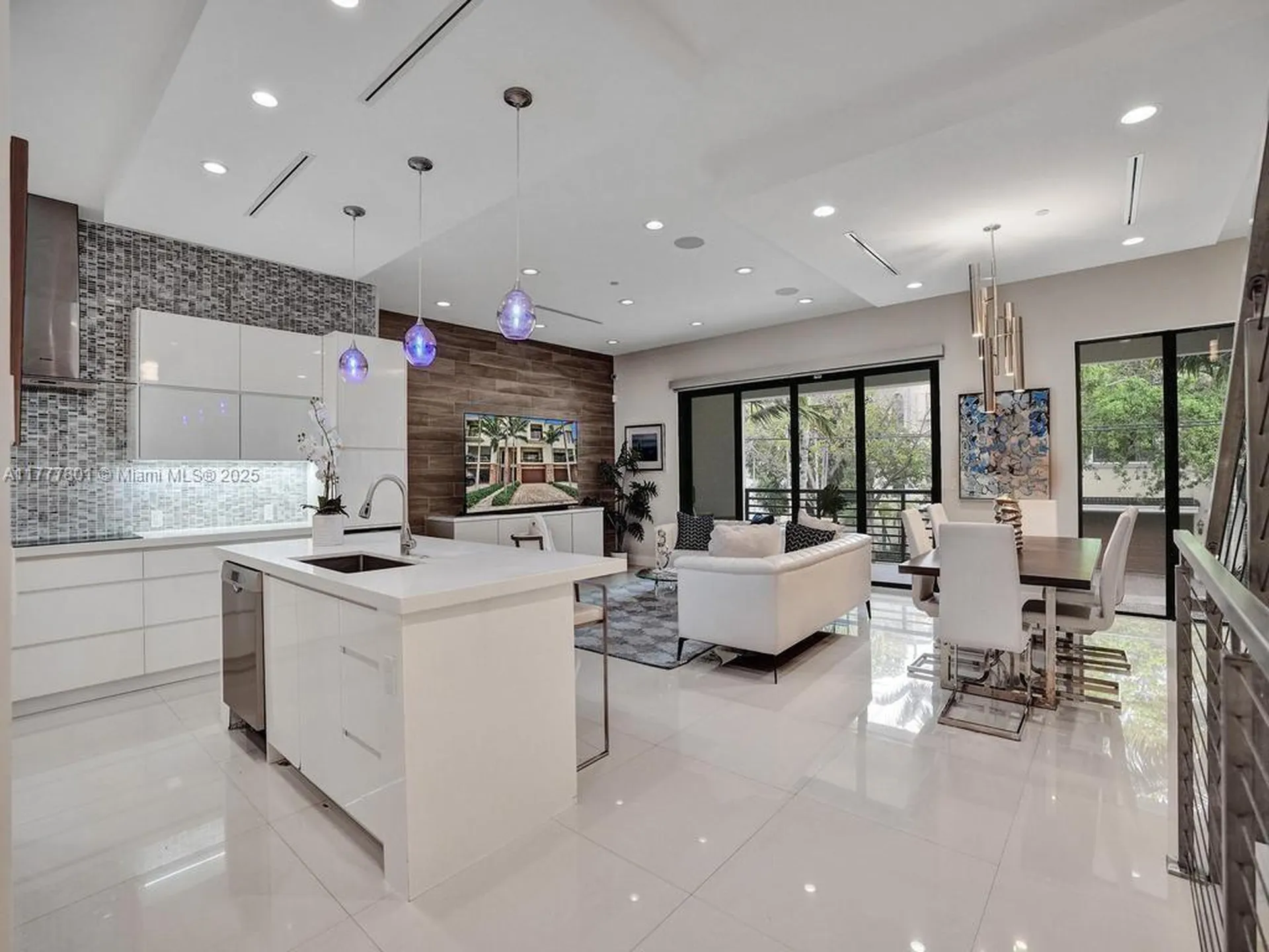 207 NE 13th Avenue Fort Lauderdale FL 33301