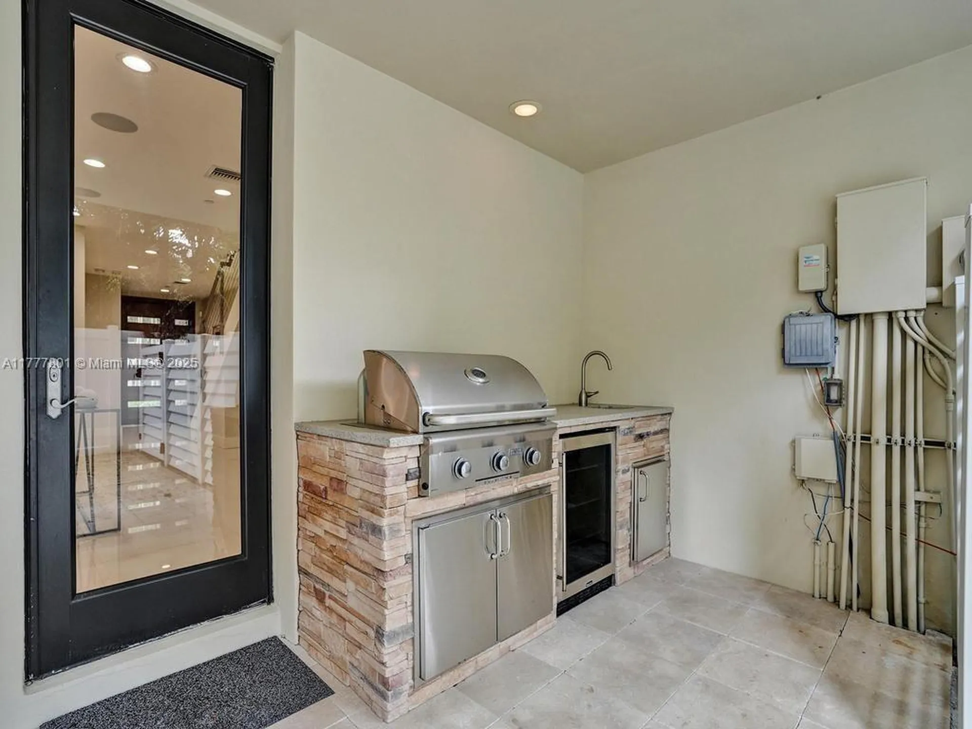 207 NE 13th Avenue Fort Lauderdale FL 33301