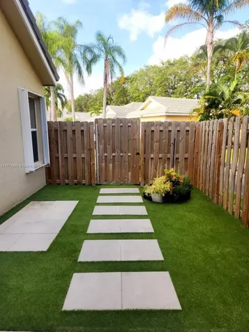 2984 Tall Oak Court Davie FL 33328