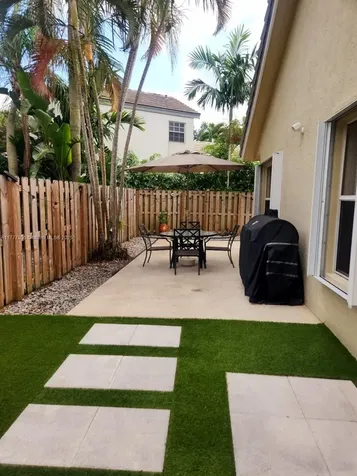 2984 Tall Oak Court Davie FL 33328