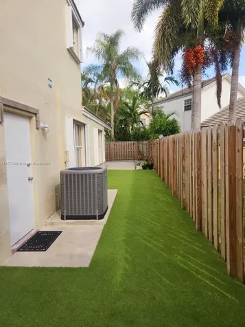 2984 Tall Oak Court Davie FL 33328