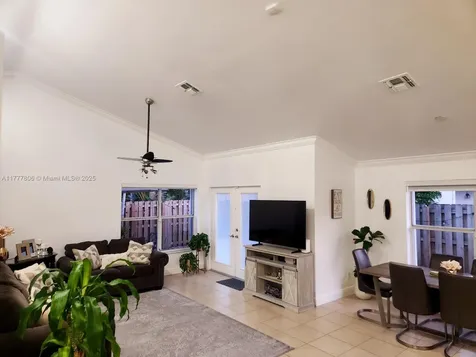 2984 Tall Oak Court Davie FL 33328