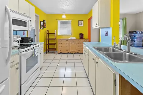 1902 SW Roma Way Boynton Beach FL 33426