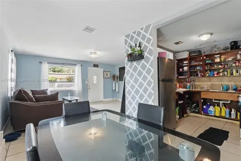 936 38th Street West Palm Beach FL 33407