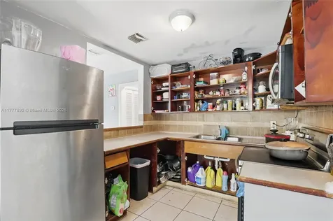 936 38th Street West Palm Beach FL 33407