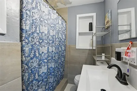 936 38th Street West Palm Beach FL 33407