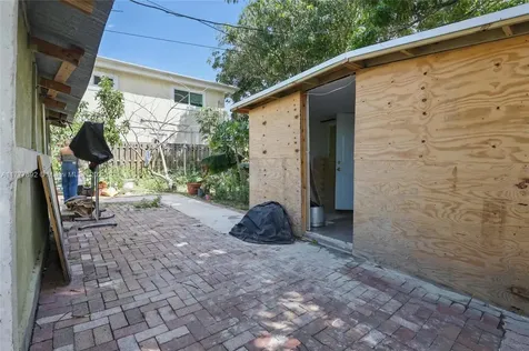 936 38th Street West Palm Beach FL 33407