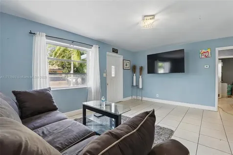 936 38th Street West Palm Beach FL 33407