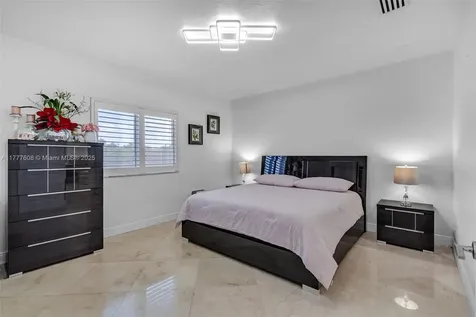 16075 SW 149th Terrace Miami FL 33196