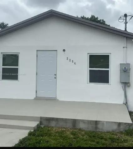 2254 NW 58th Street Miami FL 33142