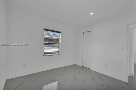 2254 NW 58th Street Miami FL 33142