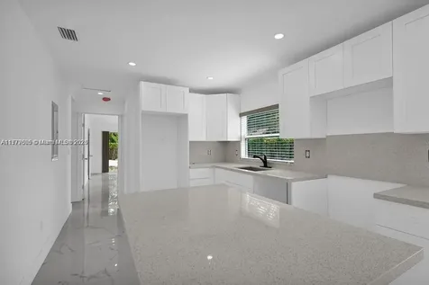 2254 NW 58th Street Miami FL 33142