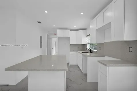 2254 NW 58th Street Miami FL 33142