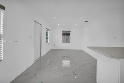 2254 NW 58th Street Miami FL 33142