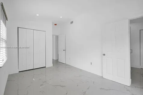 2254 NW 58th Street Miami FL 33142