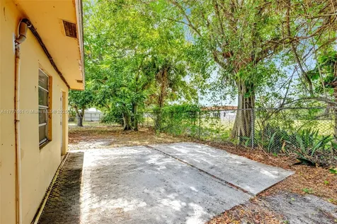 931 NW 38th Avenue Lauderhill FL 33311