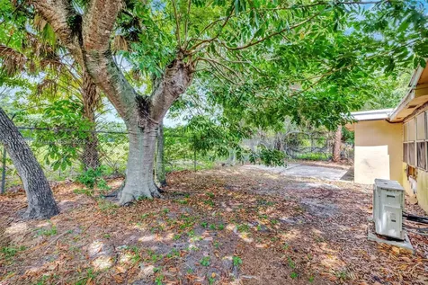 931 NW 38th Avenue Lauderhill FL 33311