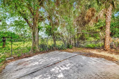 931 NW 38th Avenue Lauderhill FL 33311