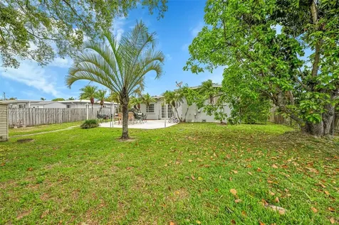 64 NW 19th Street Homestead FL 33030