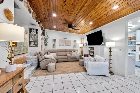 64 NW 19th Street Homestead FL 33030
