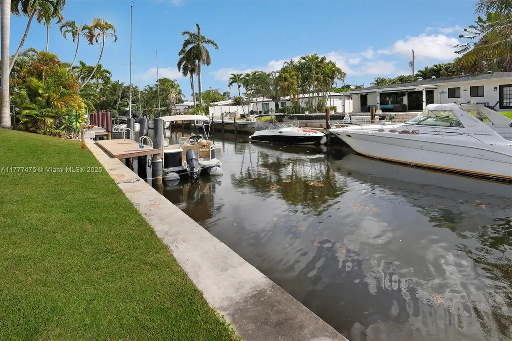 1700 SW 23rd Avenue Fort Lauderdale FL 33312