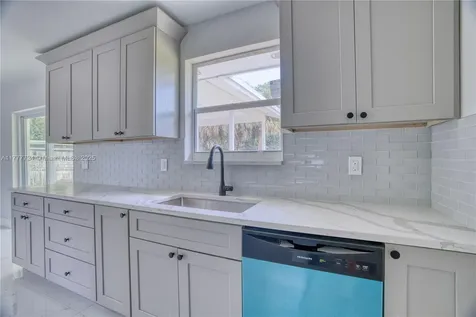 697 Pawnee Street Jupiter FL 33458