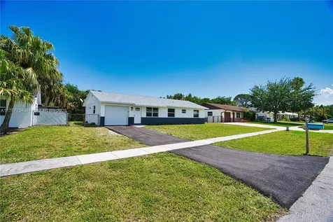 697 Pawnee Street Jupiter FL 33458