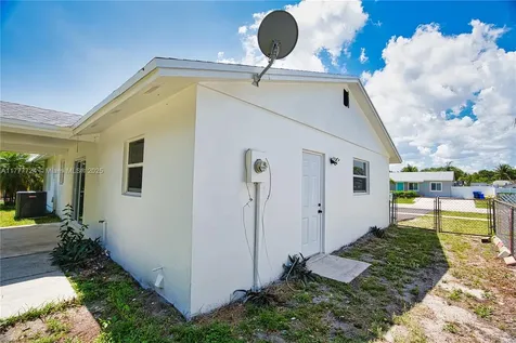 697 Pawnee Street Jupiter FL 33458