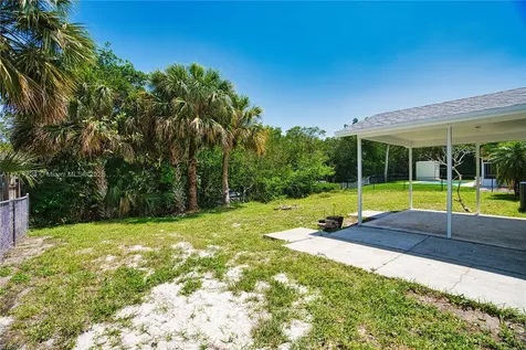 697 Pawnee Street Jupiter FL 33458