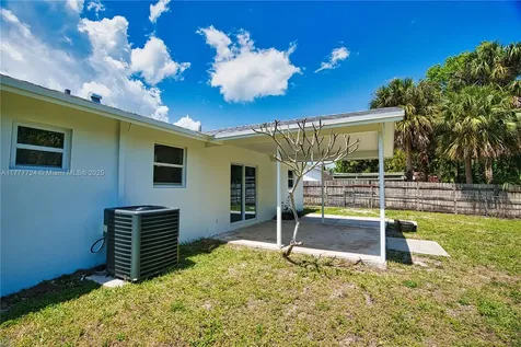 697 Pawnee Street Jupiter FL 33458