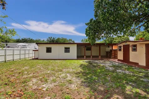 1665 NW 124th Street North Miami FL 33167