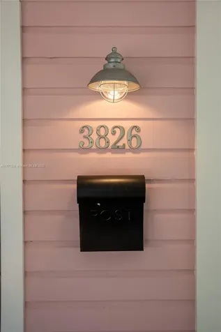 3822 Oak Avenue Miami FL 33133