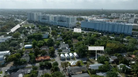 3822 Oak Avenue Miami FL 33133