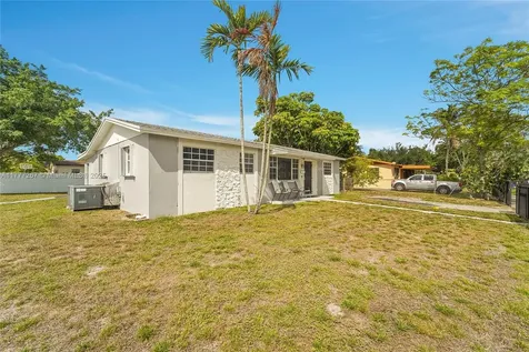 2271 NW 178th Street Miami Gardens FL 33056
