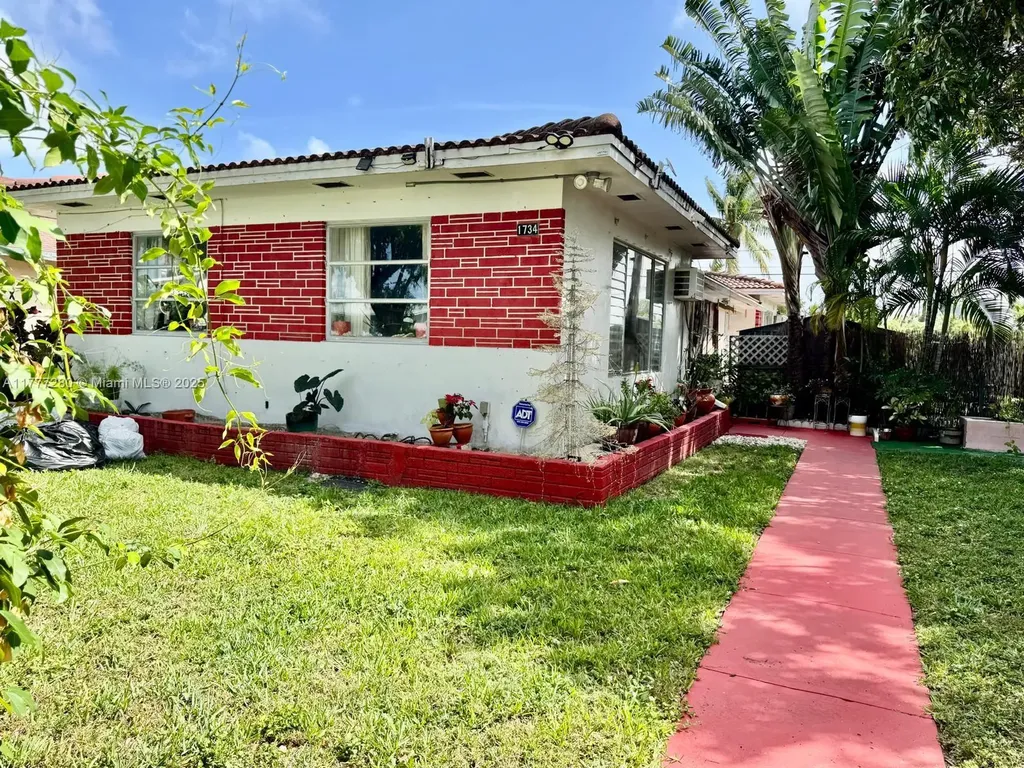 1734 Wiley Street Hollywood FL 33020
