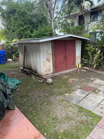 2929 NW 22nd Court Miami FL 33142