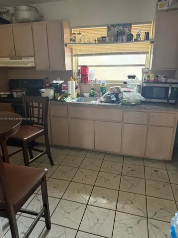 2929 NW 22nd Court Miami FL 33142