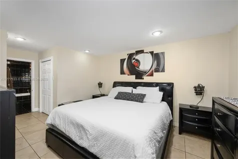 11210 SW 47th Terrace Miami FL 33165