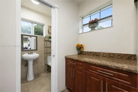 11210 SW 47th Terrace Miami FL 33165