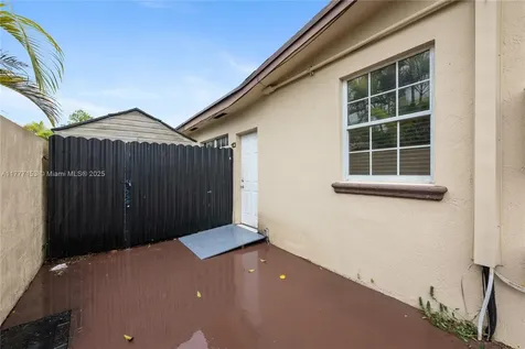 11210 SW 47th Terrace Miami FL 33165