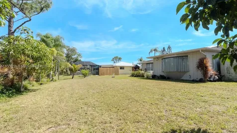 621 SE Voltair Terrace Port St. Lucie FL 34983