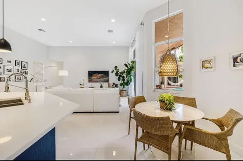 1604 Victoria Pointe Lane Weston FL 33327