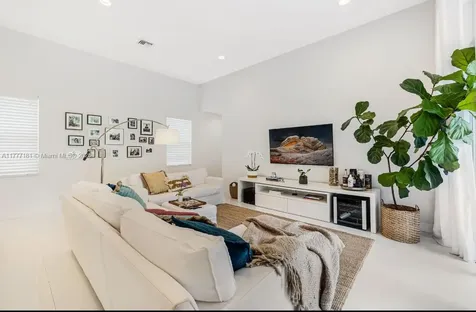 1604 Victoria Pointe Lane Weston FL 33327
