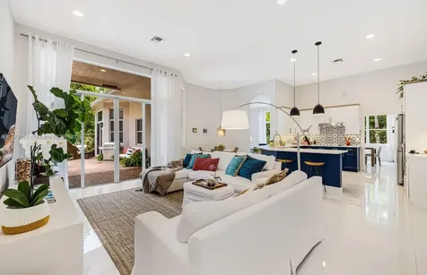 1604 Victoria Pointe Lane Weston FL 33327