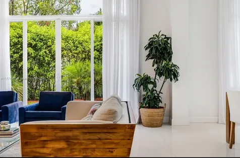 1604 Victoria Pointe Lane Weston FL 33327
