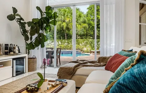 1604 Victoria Pointe Lane Weston FL 33327